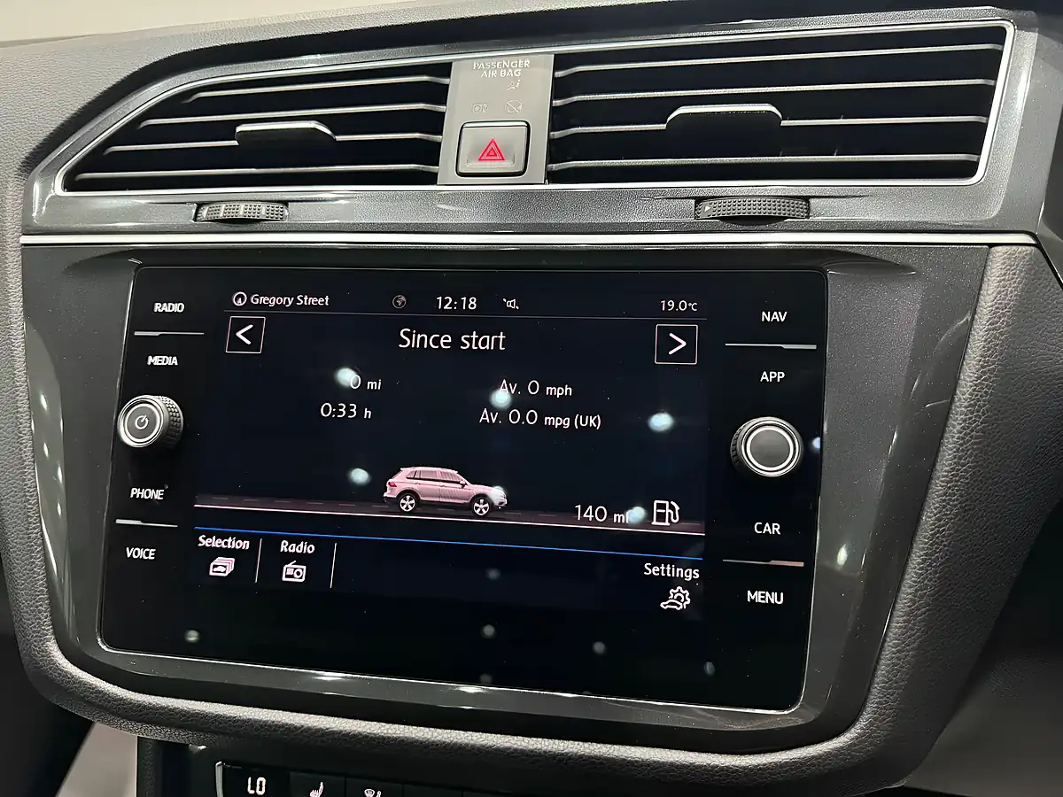 Used 2018 Volkswagen Tiguan Sel Silver - Interior and Exterior details 15