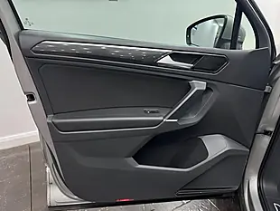 Used 2018 Volkswagen Tiguan Sel Silver - Interior and Exterior details 18