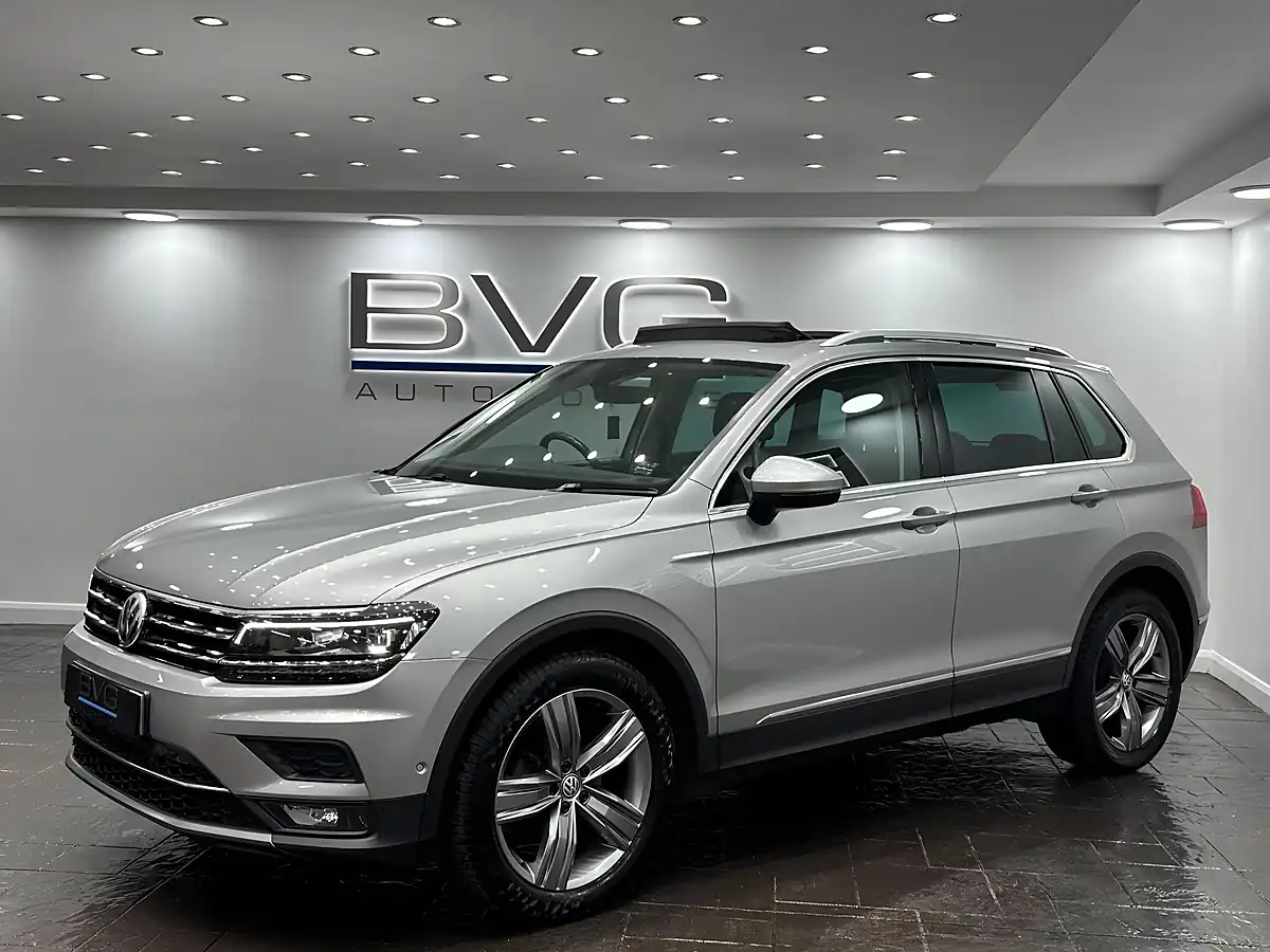 Used 2018 Volkswagen Tiguan Sel Silver - Interior and Exterior details 5