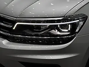 Used 2018 Volkswagen Tiguan Sel Silver - Interior and Exterior details 8