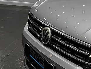 Used 2018 Volkswagen Tiguan Sel Silver - Interior and Exterior details 9