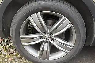 Used 2018 Volkswagen Tiguan Sel Titanium Beige - Interior and Exterior details 17