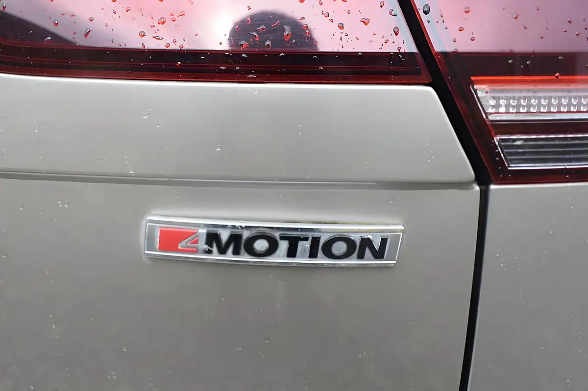 Used 2018 Volkswagen Tiguan Sel Titanium Beige - Interior and Exterior details 4
