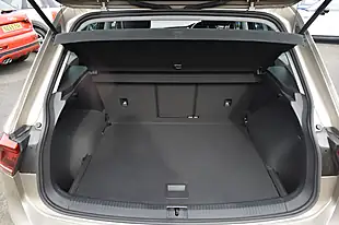 Used 2018 Volkswagen Tiguan Sel Titanium Beige - Interior and Exterior details 5