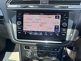 Used 2018 Volkswagen Tiguan Sel White - Interior and Exterior details 10