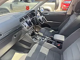 Used 2018 Volkswagen Tiguan Sel White - Interior and Exterior details 12