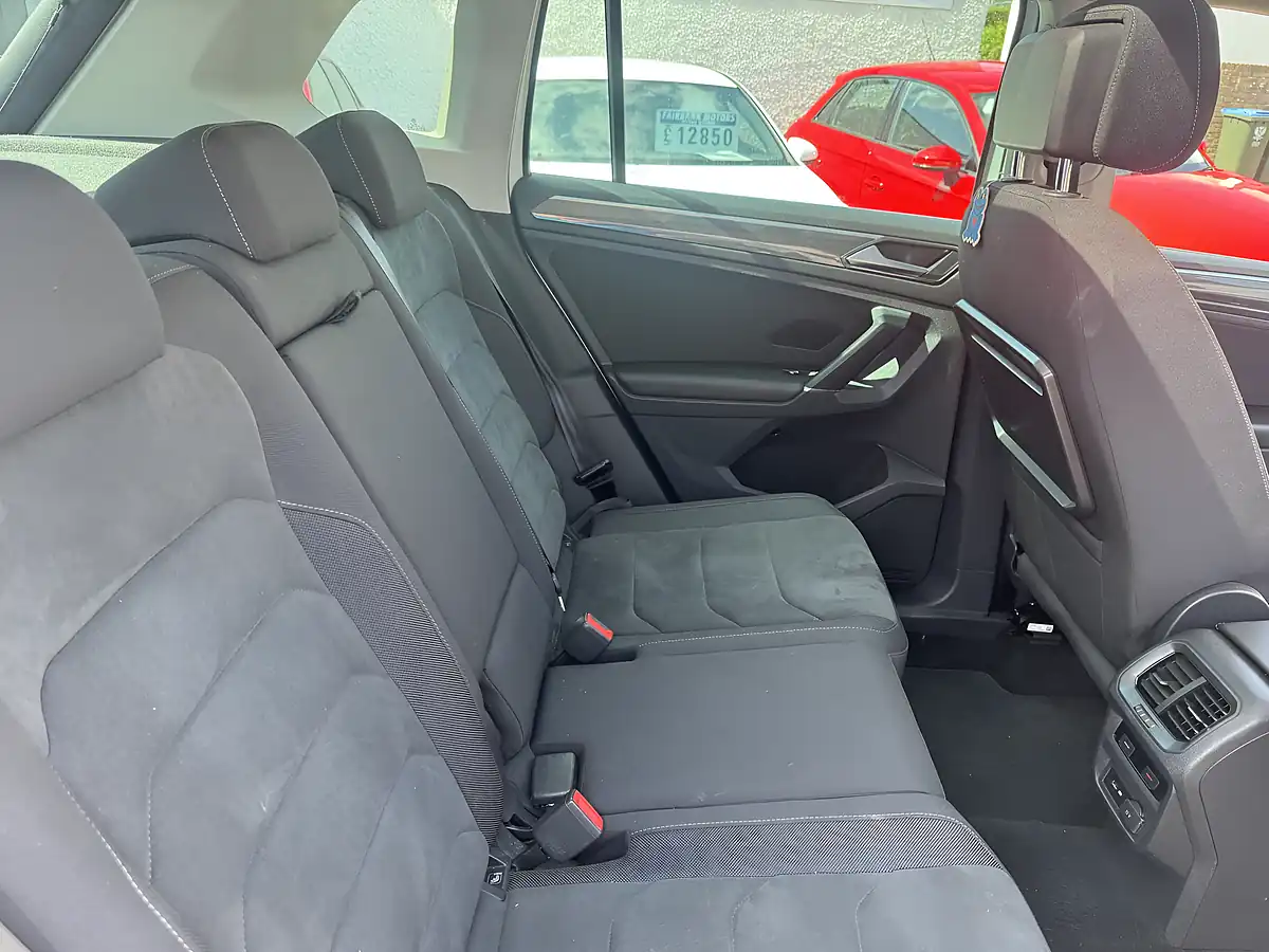 Used 2018 Volkswagen Tiguan Sel White - Interior and Exterior details 15