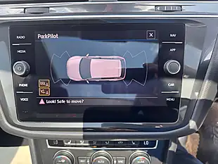 Used 2018 Volkswagen Tiguan Sel White - Interior and Exterior details 8