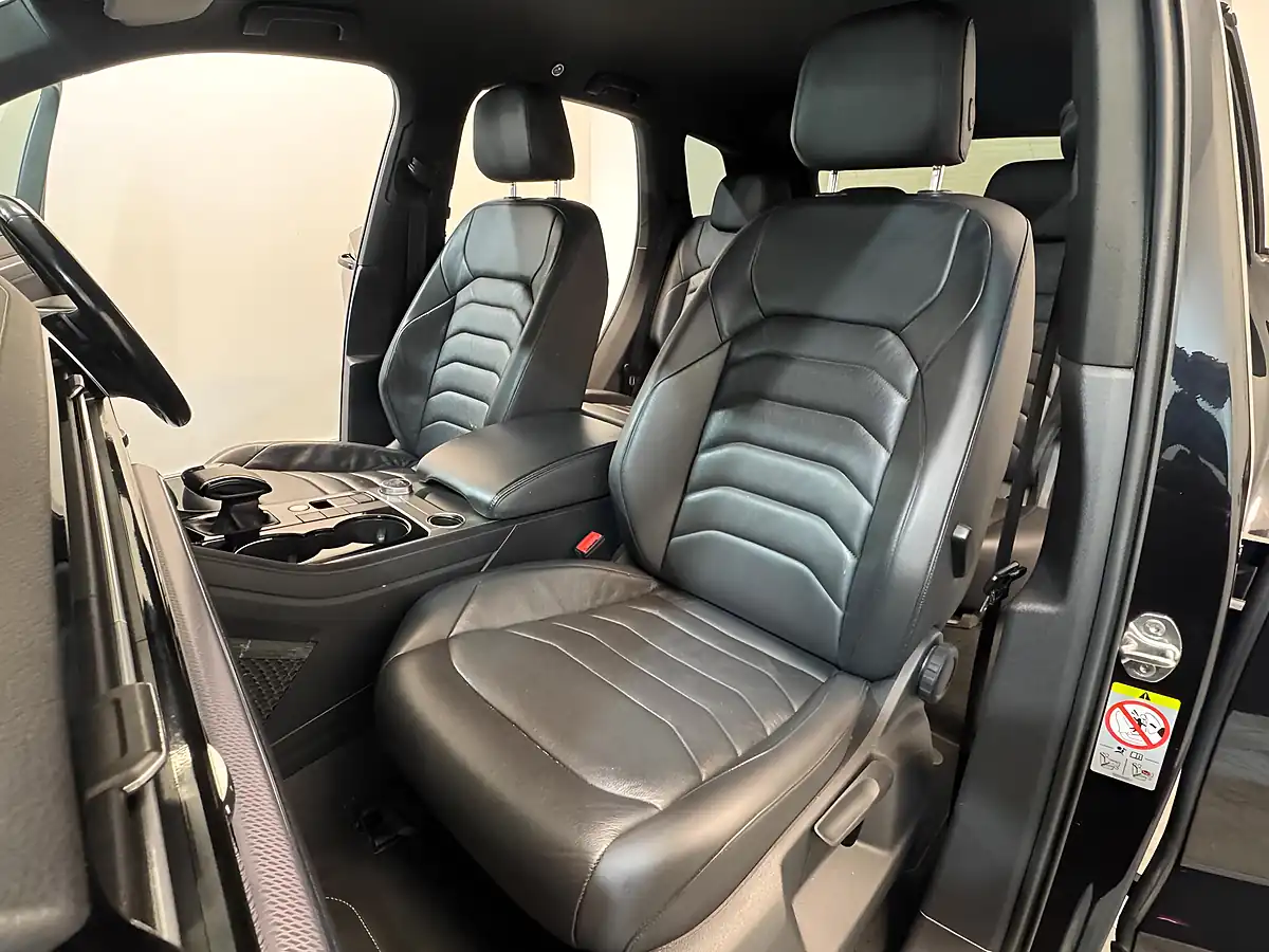 Used 2018 Volkswagen Touareg R-Line Black - Interior and Exterior details 12