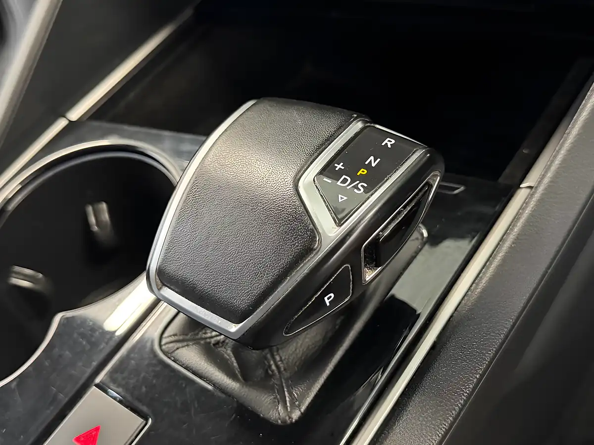 Used 2018 Volkswagen Touareg R-Line Black - Interior and Exterior details 14