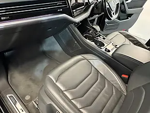 Used 2018 Volkswagen Touareg R-Line Black - Interior and Exterior details 15