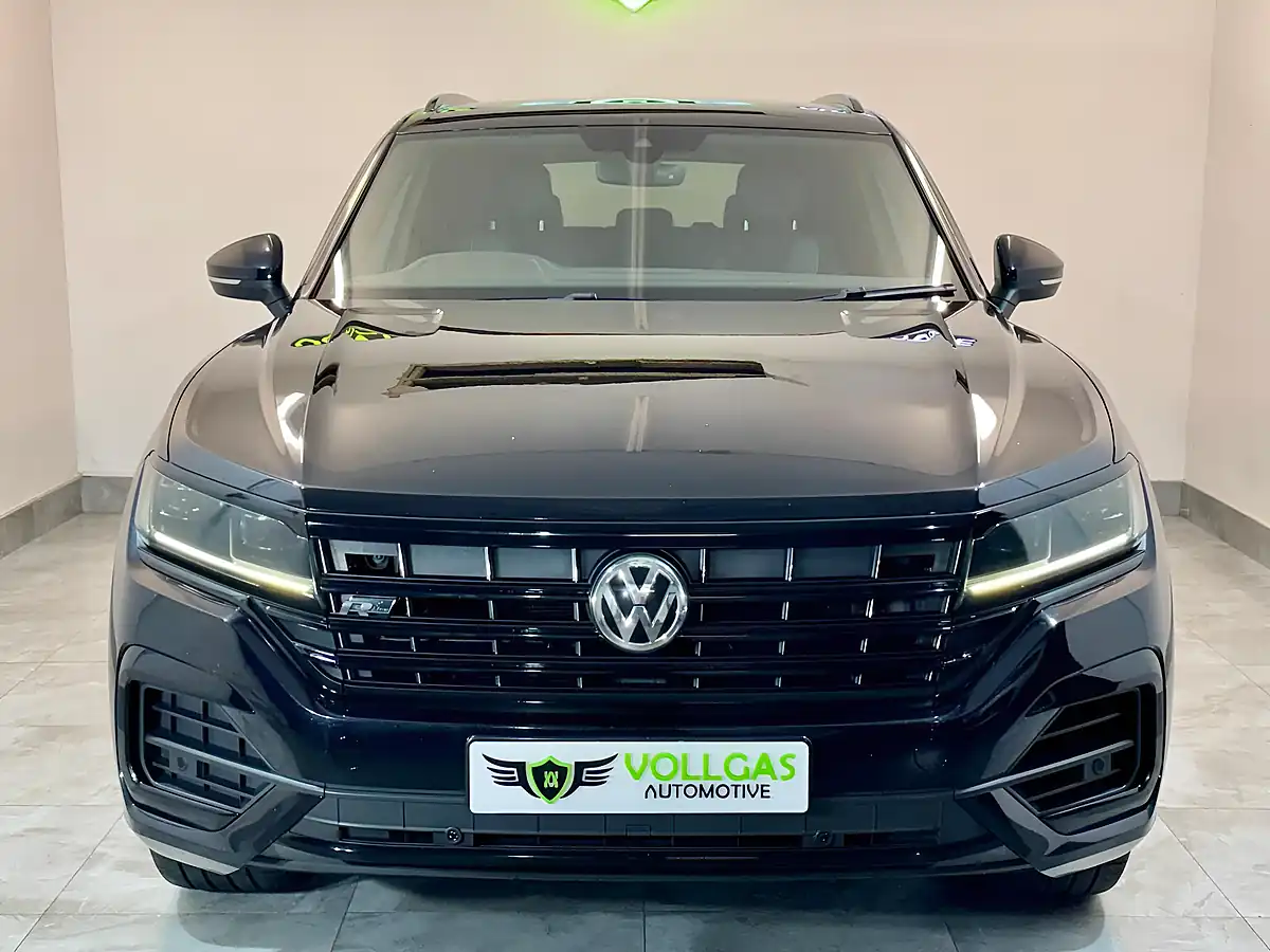 Used 2018 Volkswagen Touareg R-Line Black - Interior and Exterior details 18