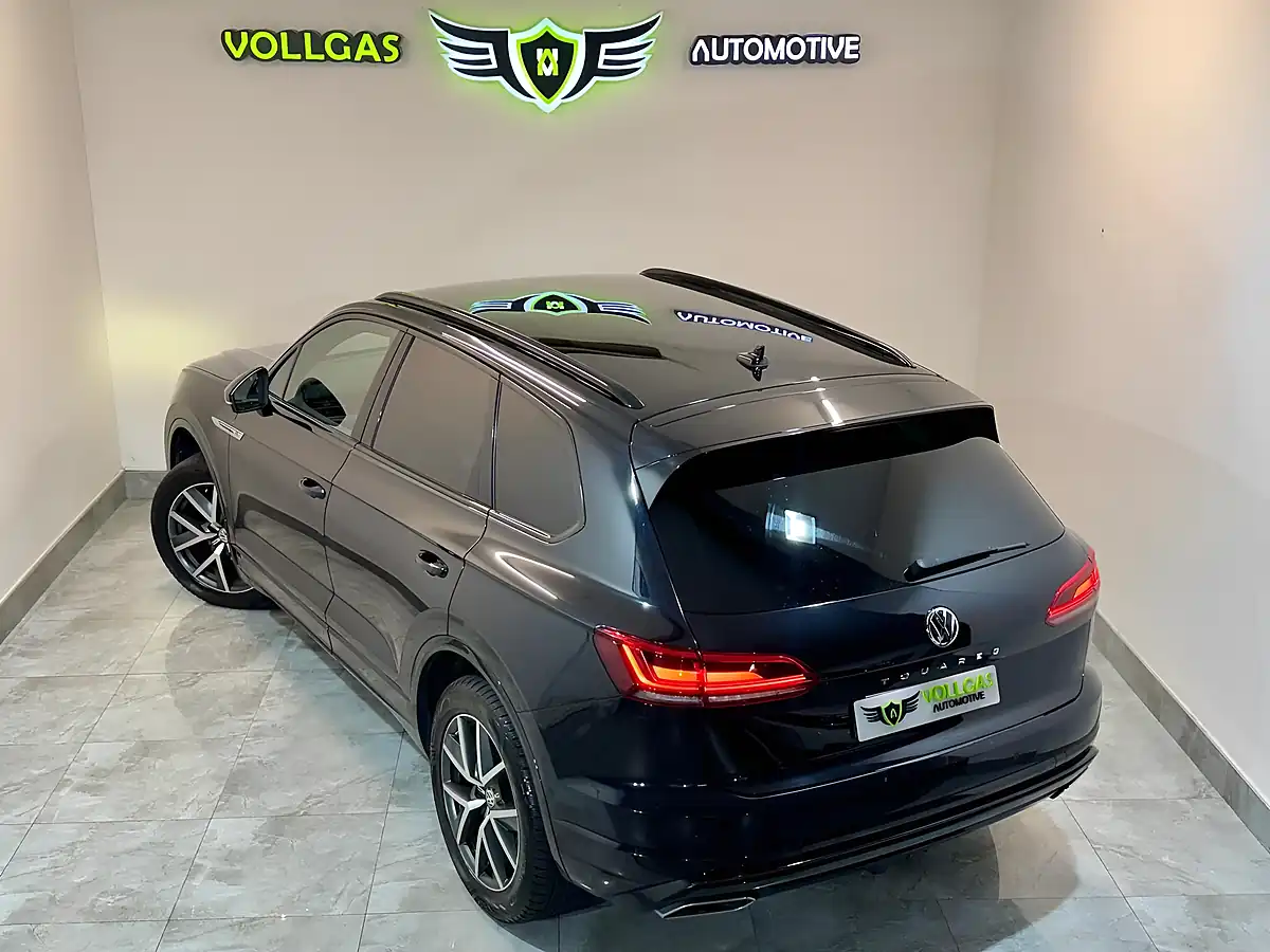 Used 2018 Volkswagen Touareg R-Line Black - Interior and Exterior details 4