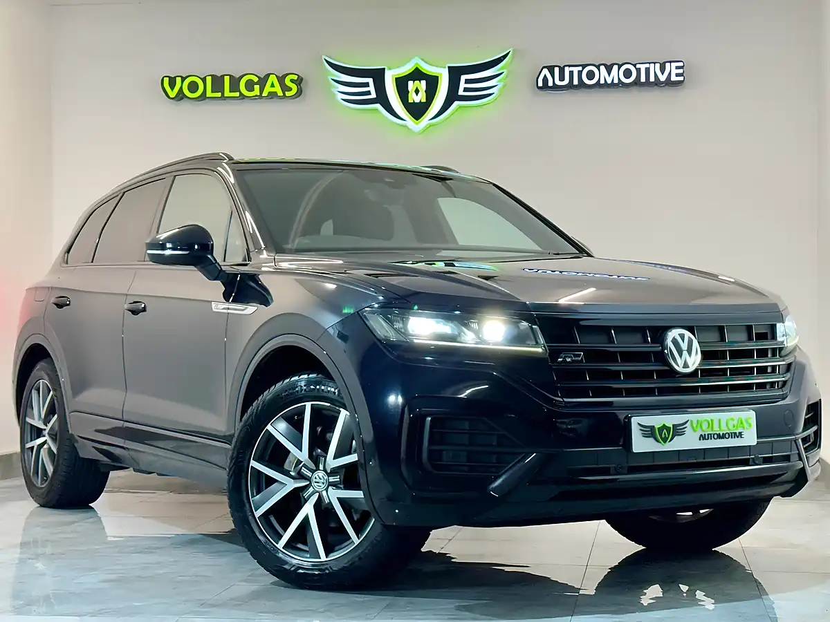 Used 2018 Volkswagen Touareg R-Line Black - Interior and Exterior details 7