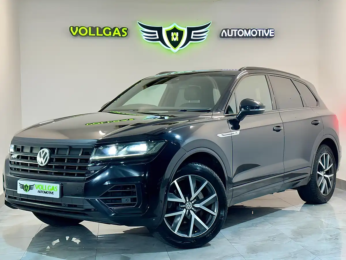 Used 2018 Volkswagen Touareg R-Line Black - Interior and Exterior details 8