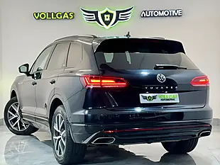 Used 2018 Volkswagen Touareg R-Line Black - Interior and Exterior details 9