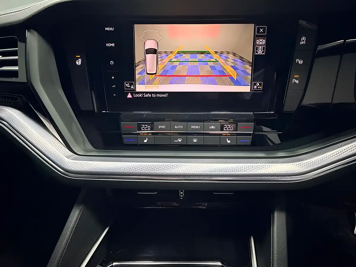 Used 2018 Volkswagen Touareg R-Line Pure White - Interior and Exterior details 15