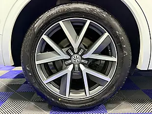 Used 2018 Volkswagen Touareg R-Line Pure White - Interior and Exterior details 19