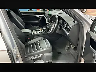 Used 2018 Volkswagen Touareg R-Line Silver - Interior and Exterior details 10