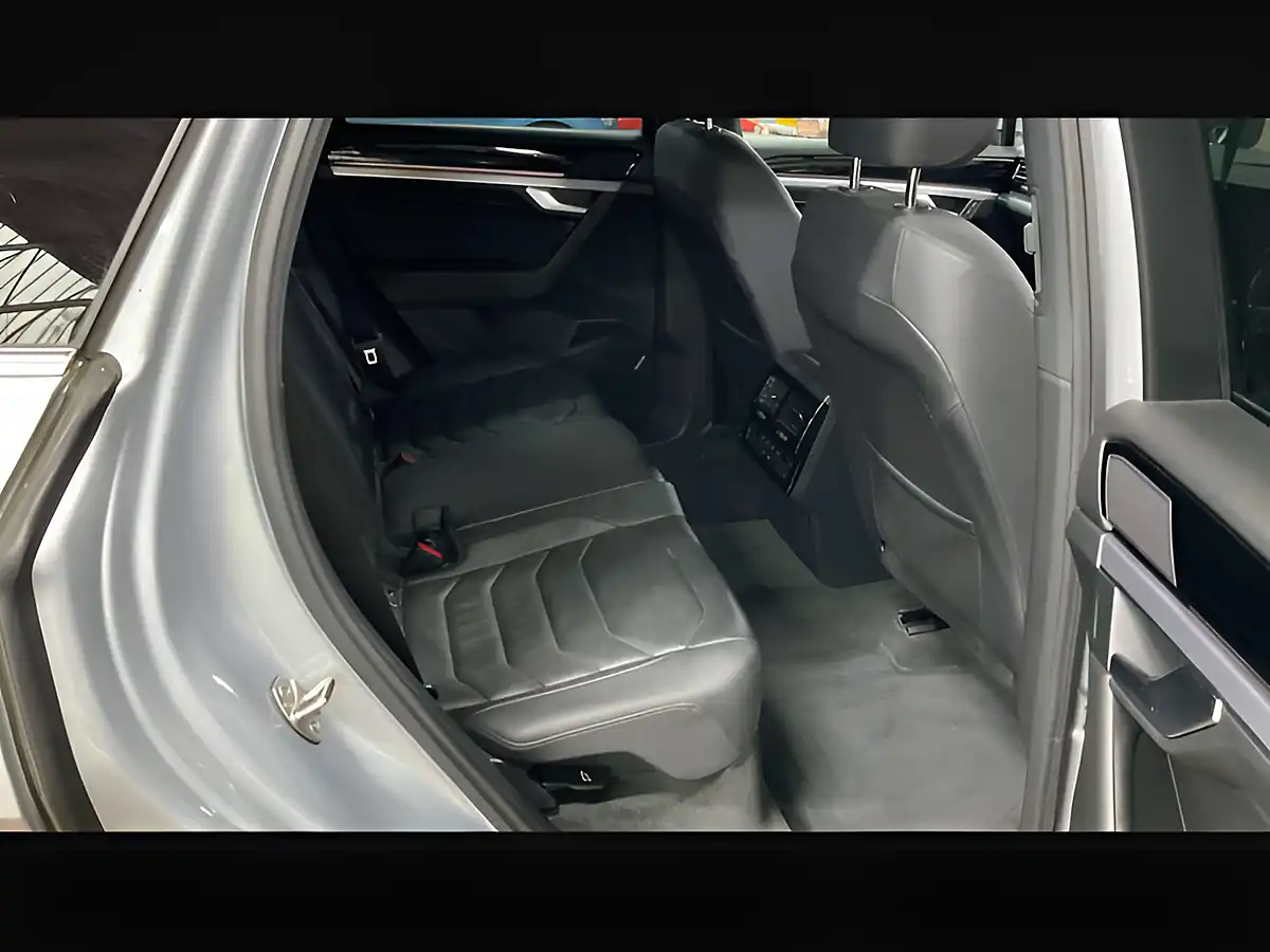 Used 2018 Volkswagen Touareg R-Line Silver - Interior and Exterior details 11