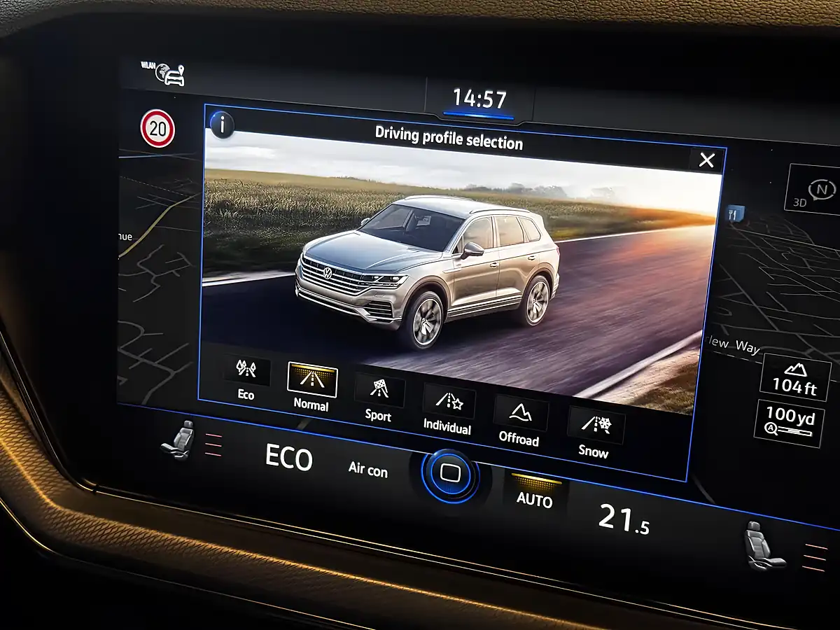 Used 2018 Volkswagen Touareg R-Line Tech Antimonial Silver - Interior and Exterior details 17