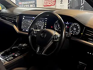 Used 2018 Volkswagen Touareg R-Line Tech Antimonial Silver - Interior and Exterior details 18