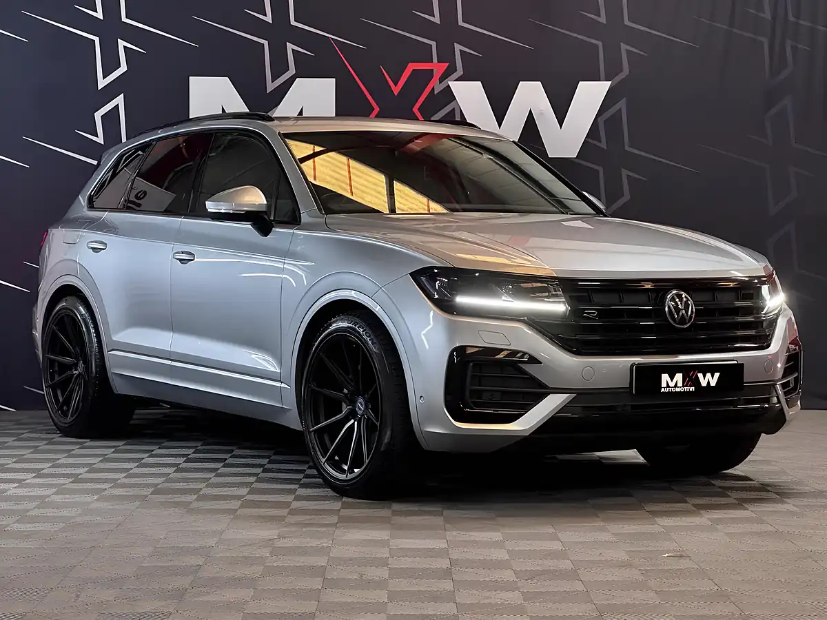 Used 2018 Volkswagen Touareg R-Line Tech Antimonial Silver - Interior and Exterior details 3
