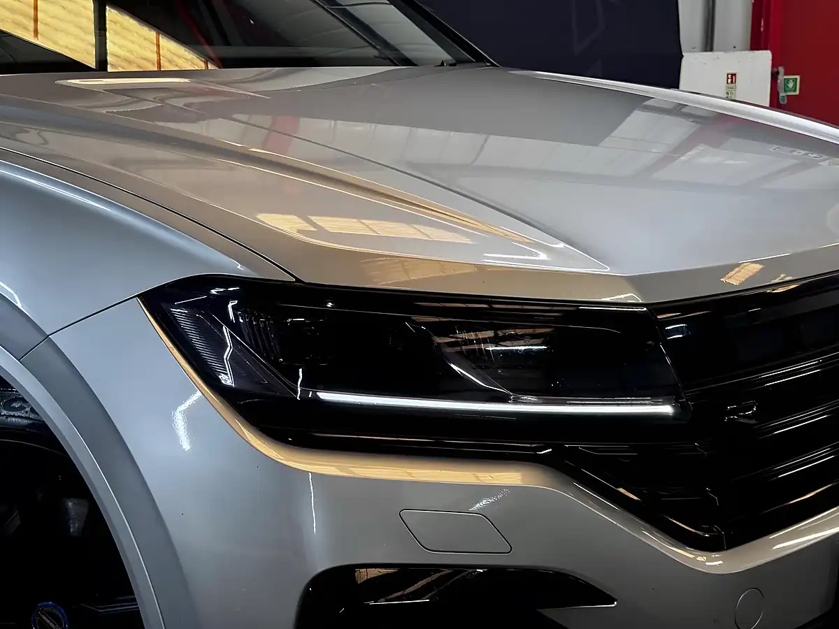 Used 2018 Volkswagen Touareg R-Line Tech Antimonial Silver - Interior and Exterior details 5