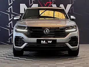 Used 2018 Volkswagen Touareg R-Line Tech Antimonial Silver - Interior and Exterior details 9