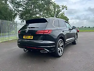 Used 2018 Volkswagen Touareg R-Line Tech Black - Interior and Exterior details 4
