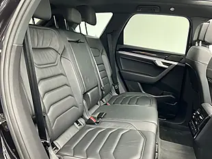 Used 2018 Volkswagen Touareg R-Line Tech Deep Black Pearl Effect - Interior and Exterior details 14