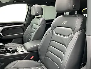 Used 2018 Volkswagen Touareg R-Line Tech Deep Black Pearl Effect - Interior and Exterior details 20