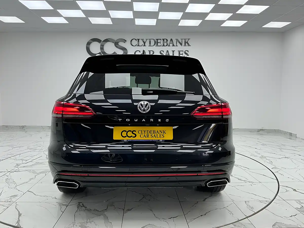 Used 2018 Volkswagen Touareg R-Line Tech Deep Black Pearl Effect - Interior and Exterior details 4
