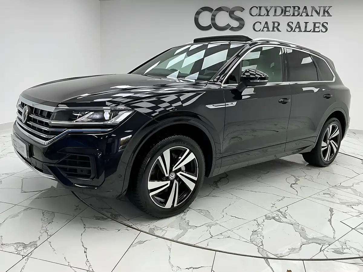 Used 2018 Volkswagen Touareg R-Line Tech Deep Black Pearl Effect - Interior and Exterior details 7