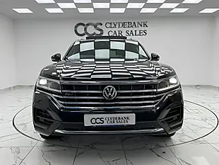Used 2018 Volkswagen Touareg R-Line Tech Deep Black Pearl Effect - Interior and Exterior details 8