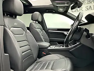 Used 2018 Volkswagen Touareg R-Line Tech Deep Black Pearl Effect - Interior and Exterior details 9