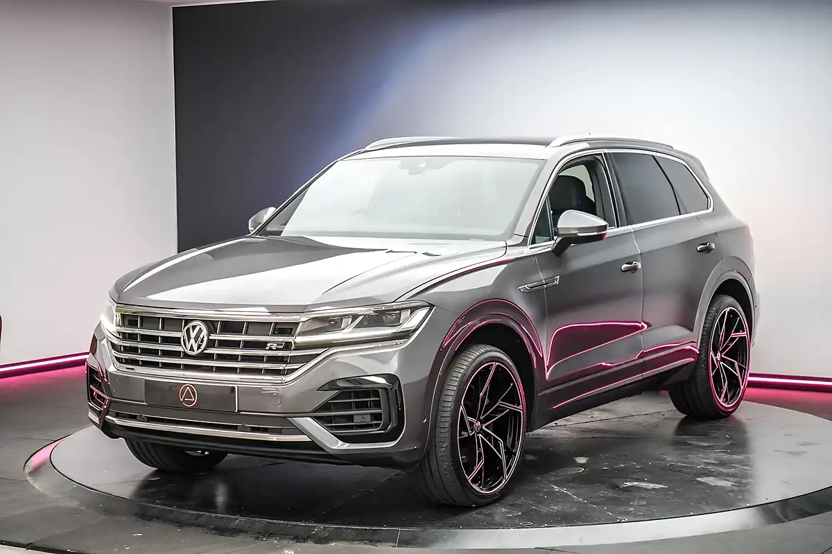 Used 2018 Volkswagen Touareg R-Line Tech Grey - Interior and Exterior details 13