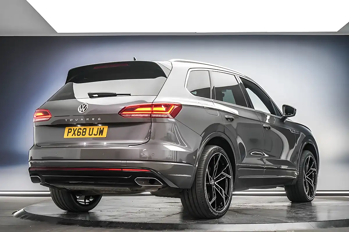 Used 2018 Volkswagen Touareg R-Line Tech Grey - Interior and Exterior details 3