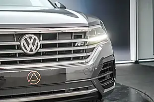 Used 2018 Volkswagen Touareg R-Line Tech Grey - Interior and Exterior details 4