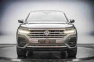 Used 2018 Volkswagen Touareg R-Line Tech Grey - Interior and Exterior details 9
