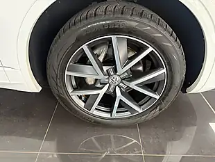 Used 2018 Volkswagen Touareg R-Line White - Interior and Exterior details 13