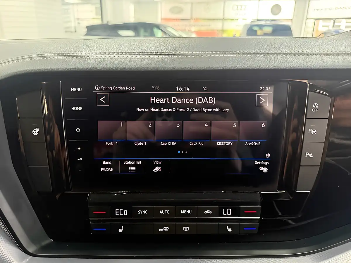 Used 2018 Volkswagen Touareg R-Line White - Interior and Exterior details 16