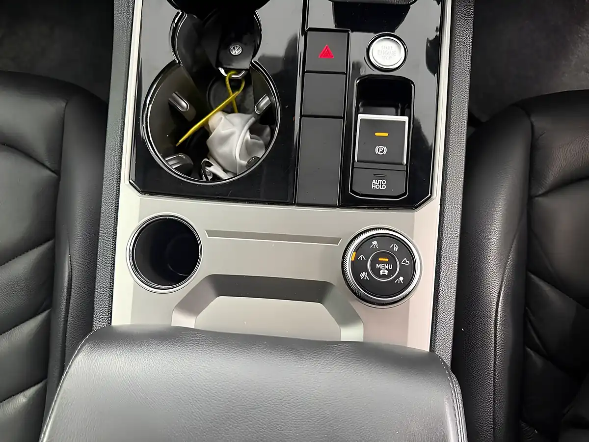Used 2018 Volkswagen Touareg R-Line White - Interior and Exterior details 20