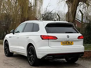 Used 2018 Volkswagen Touareg R-Line White - Interior and Exterior details 10