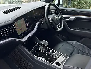 Used 2018 Volkswagen Touareg R-Line White - Interior and Exterior details 12