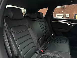 Used 2018 Volkswagen Touareg R-Line White - Interior and Exterior details 14
