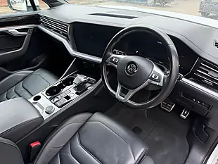 Used 2018 Volkswagen Touareg R-Line White - Interior and Exterior details 4