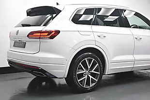 Used 2018 Volkswagen Touareg R-Line White - Interior and Exterior details 18