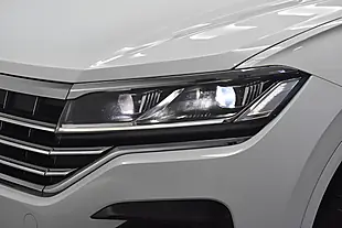 Used 2018 Volkswagen Touareg R-Line White - Interior and Exterior details 8