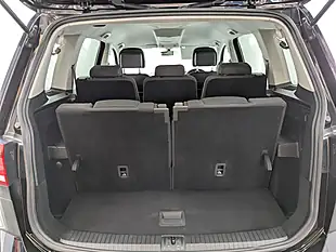 Used 2018 Volkswagen Touran Se Black - Interior and Exterior details 10